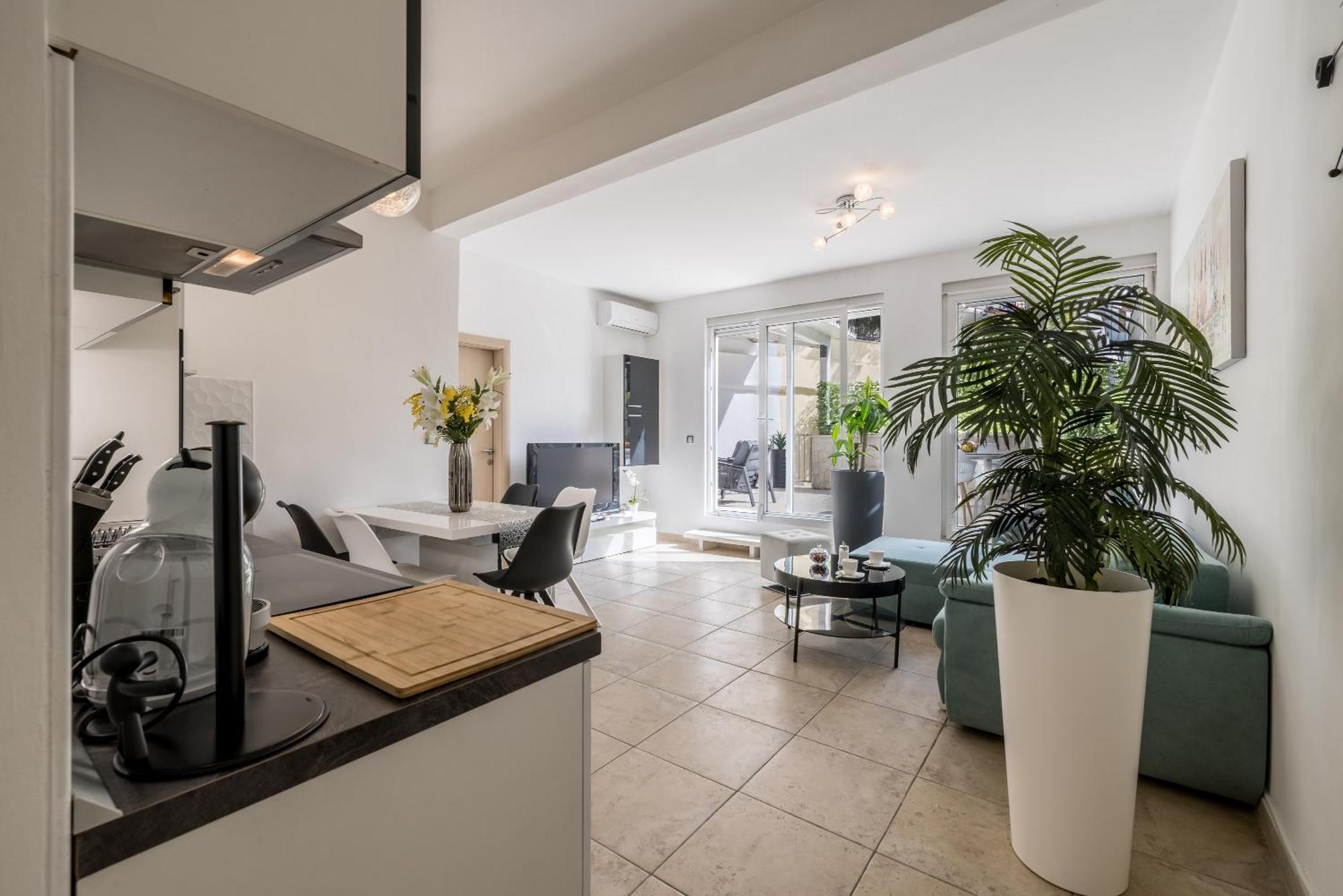 Luxury Leona Apartment สปลิท ภายนอก รูปภาพ